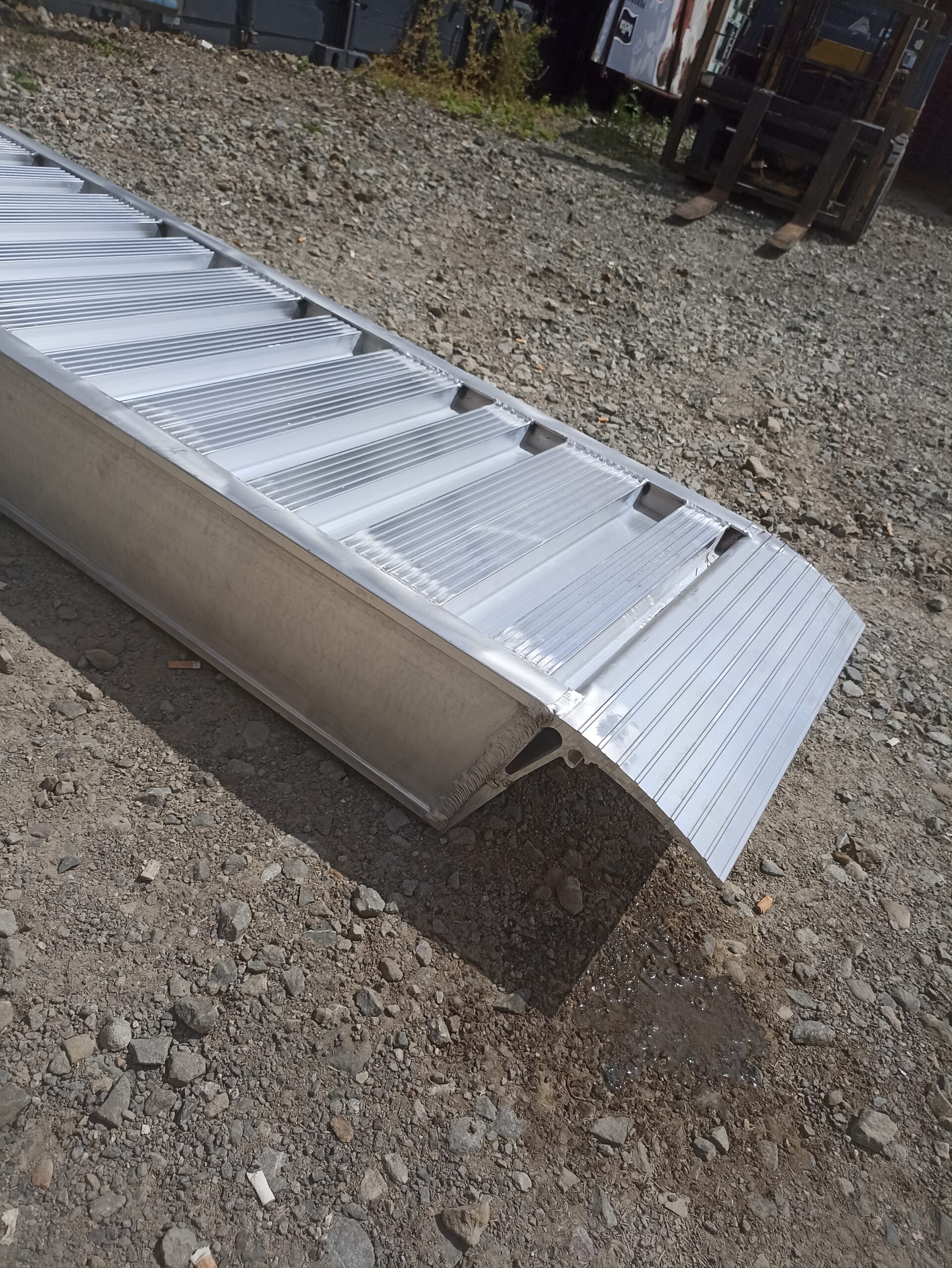najazdy aluminiowe 190x35 3,5m do 12,3t bez rantów najazdy aluminiowe 190x35 3,5m do 12,3t bez rantów
