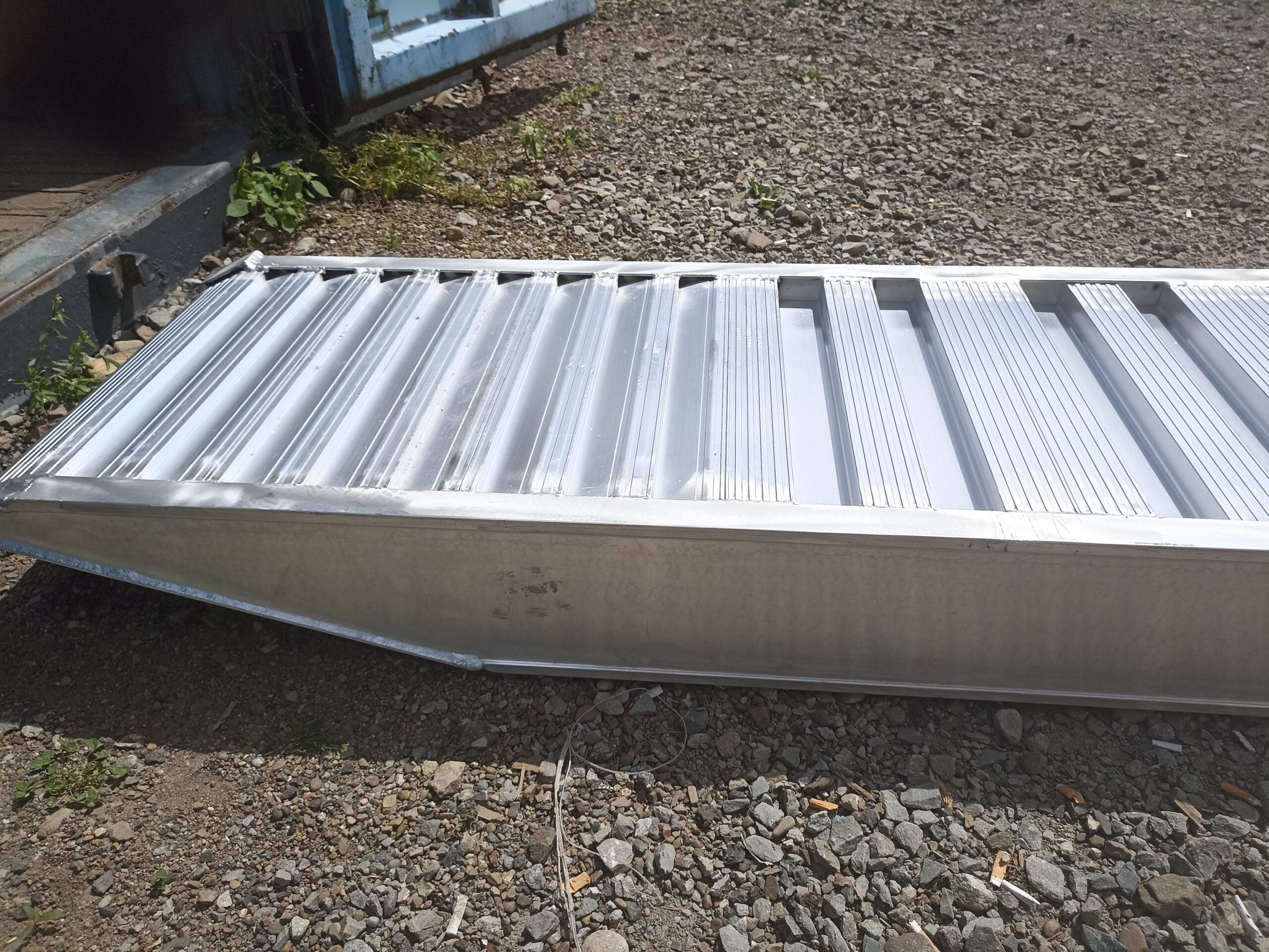 najazdy aluminiowe 190x35 3,5m do 12,3t bez rantów najazdy aluminiowe 190x35 3,5m do 12,3t bez rantów