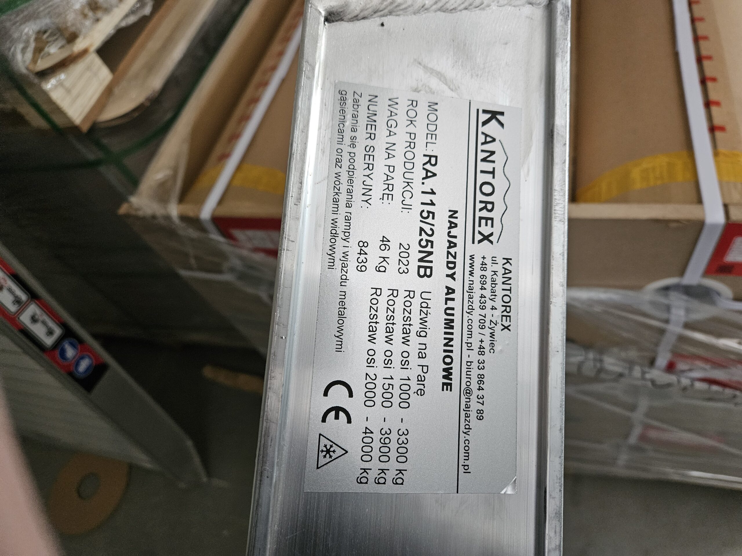 najazdy aluminiowe 115x25 2,5m do 4t bez rantów najazdy aluminiowe 115x25 2,5m do 4t bez rantów