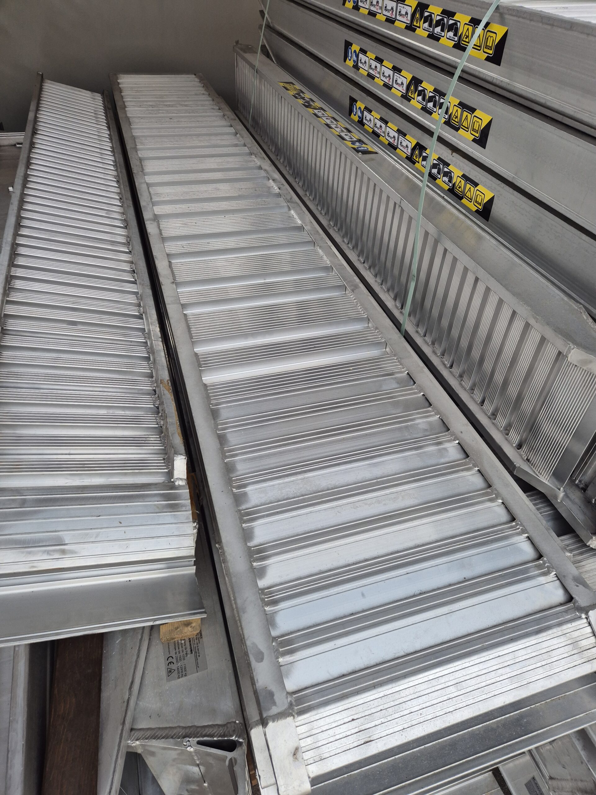 najazdy aluminiowe 190x40 4m do 12,15t bez rantów najazdy aluminiowe 190x40 4m do 12,15t bez rantów