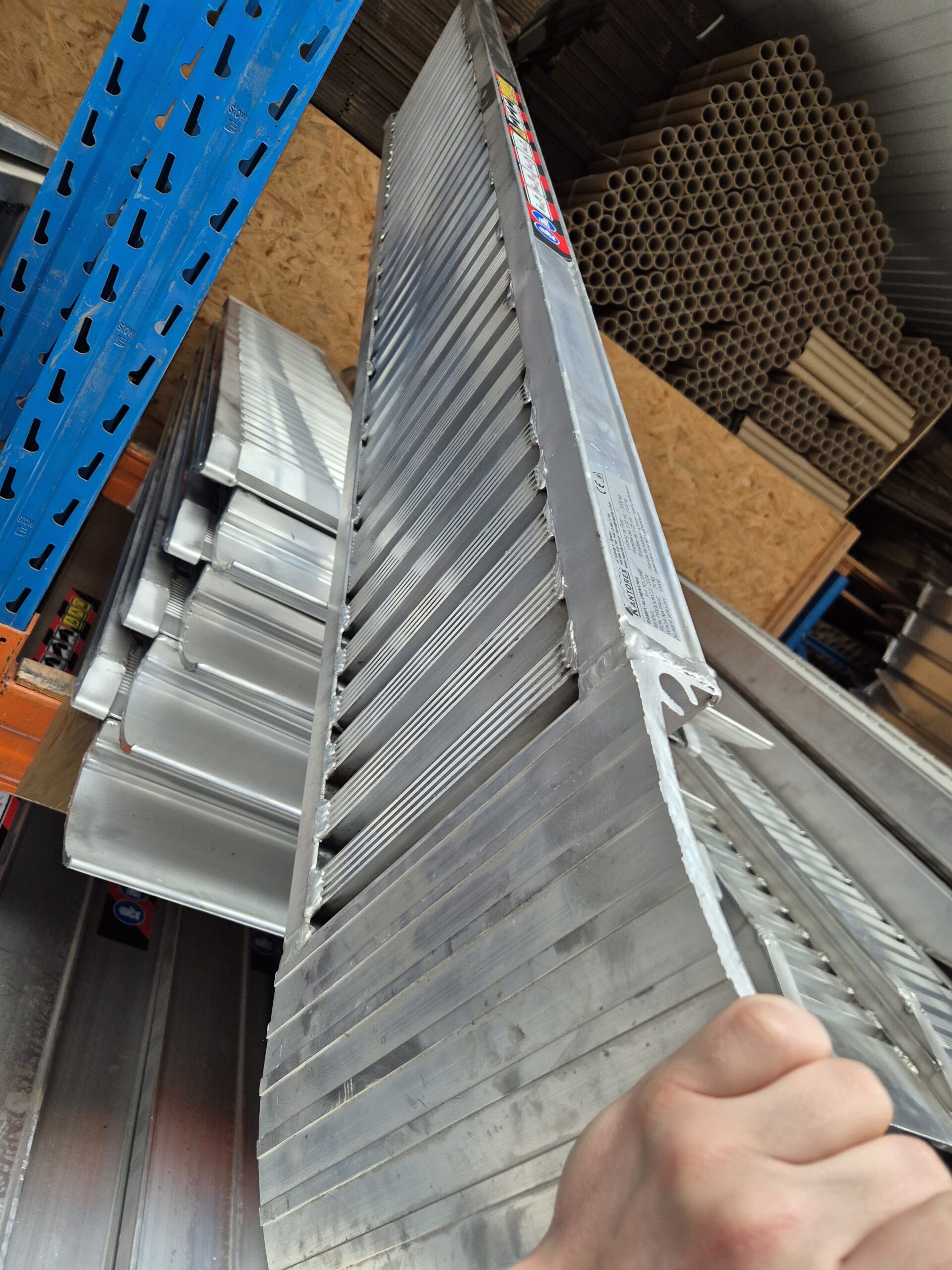 najazdy aluminiowe 50x20 2m do 2,1t bez rantów najazdy aluminiowe 50x20 2m do 2,1t bez rantów