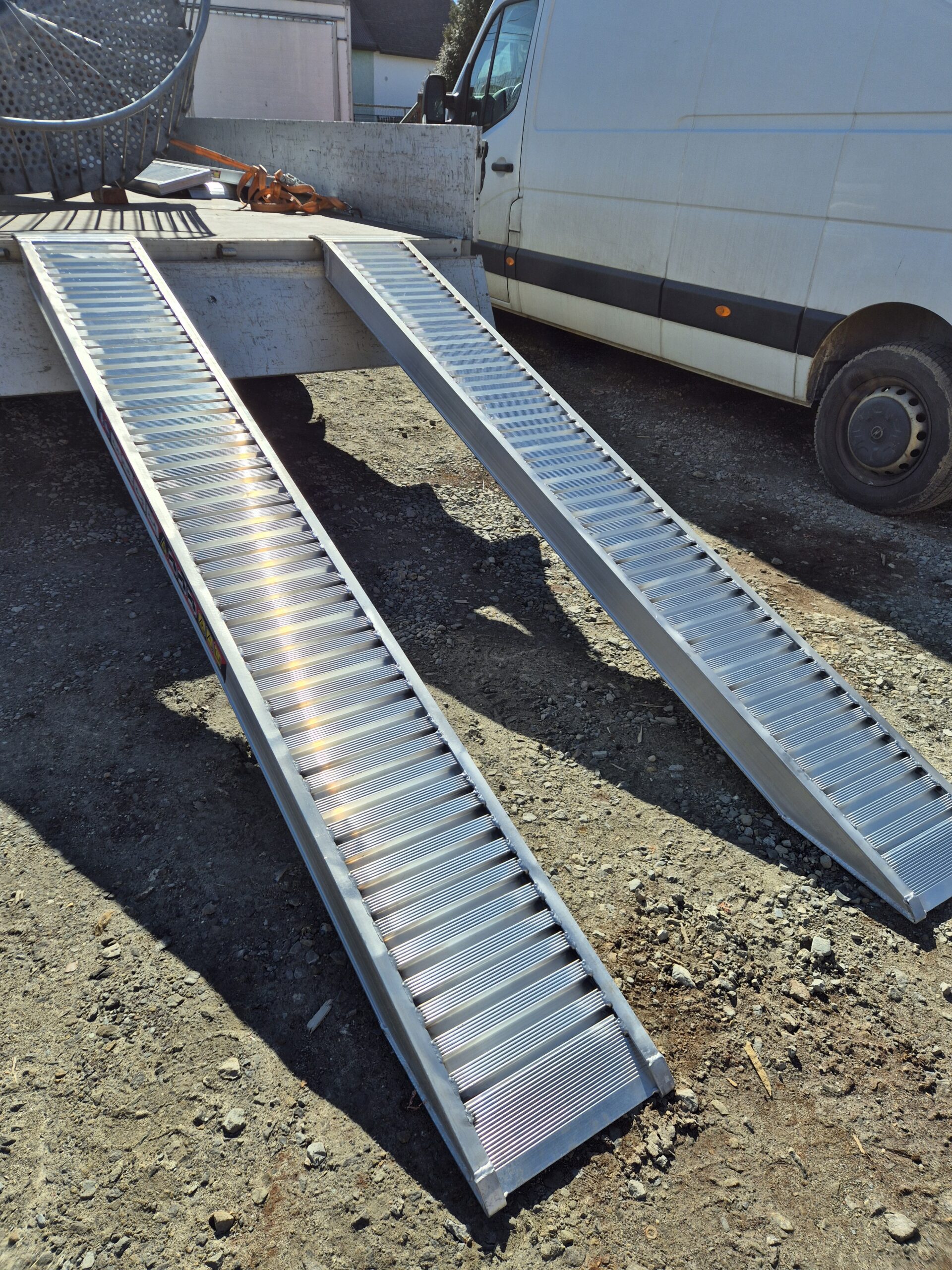 najazdy aluminiowe 115x30 3m do 3,71t bez rantów najazdy aluminiowe 115x30 3m do 3,71t bez rantów