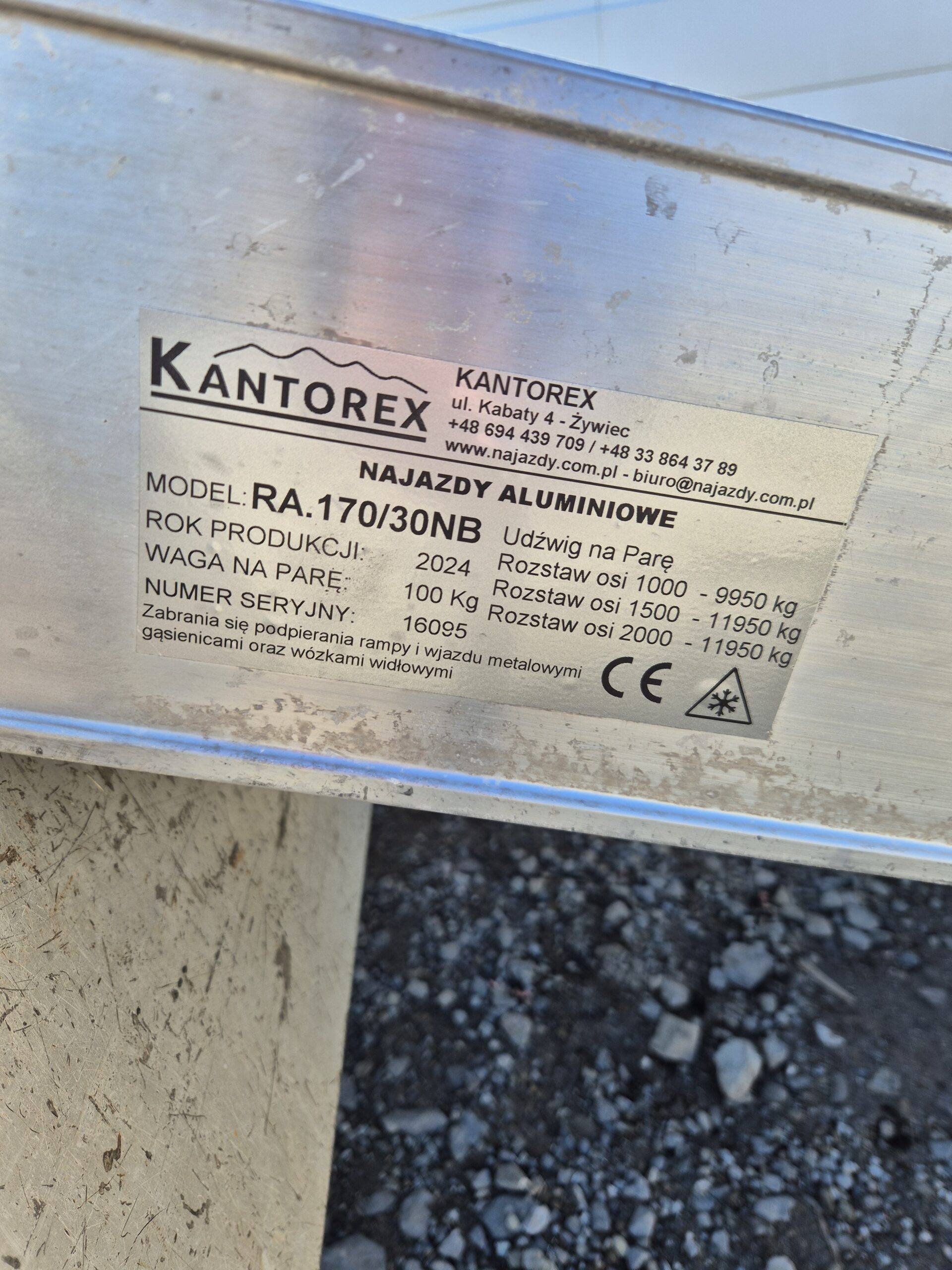 najazdy aluminiowe 170x30 3m do 11,95t bez rantów najazdy aluminiowe 170x30 3m do 11,95t bez rantów