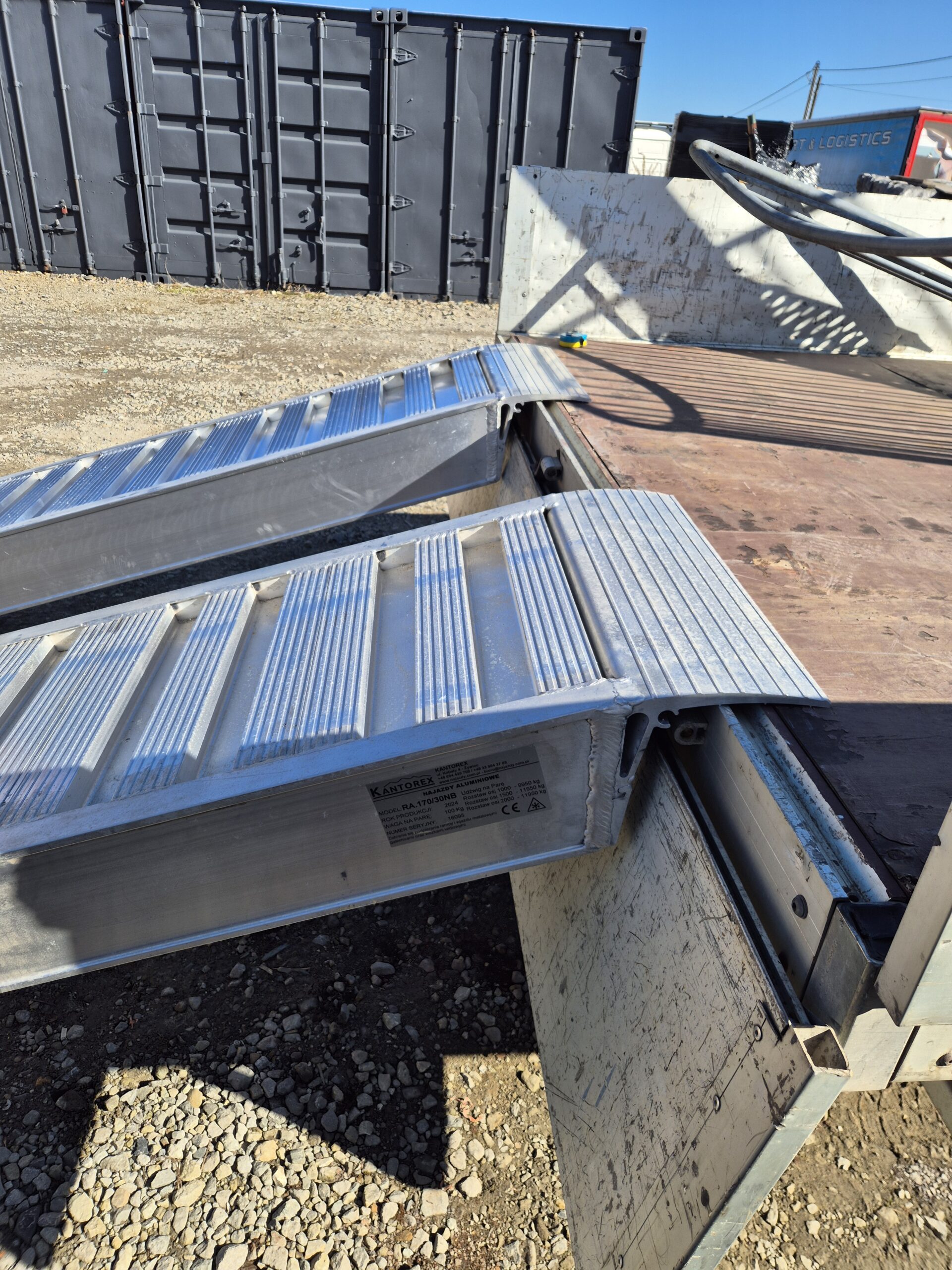 najazdy aluminiowe 170x30 3m do 11,95t bez rantów najazdy aluminiowe 170x30 3m do 11,95t bez rantów