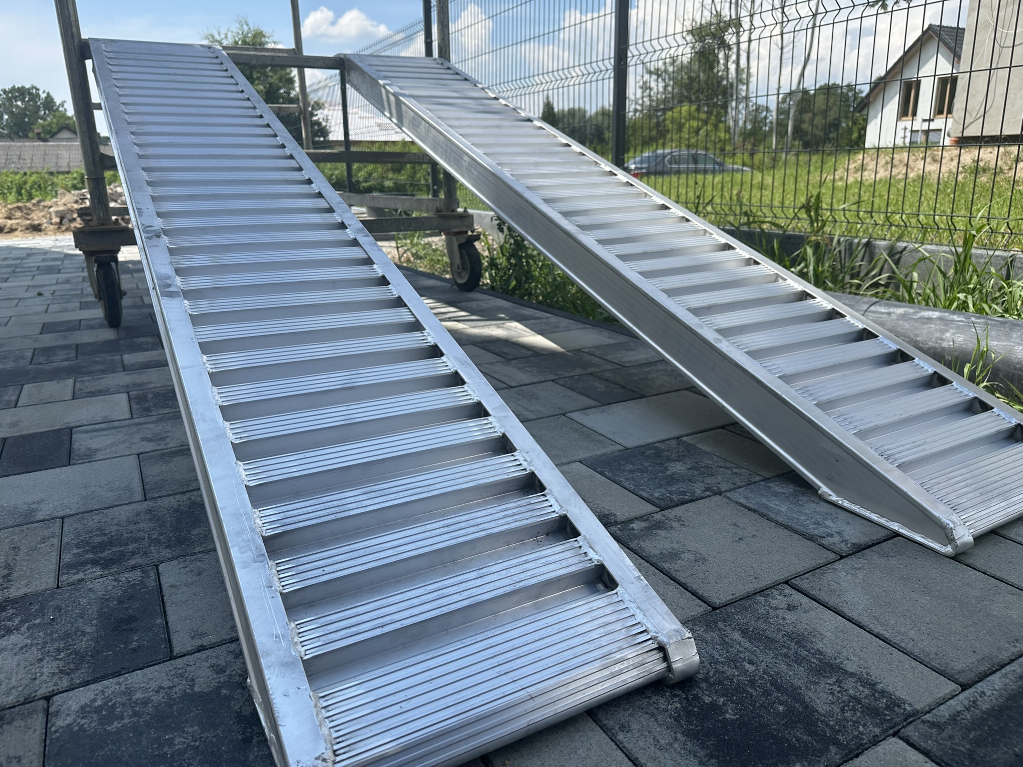 najazdy aluminiowe 87x24 2,4m do 3,38t bez rantów najazdy aluminiowe 87x24 2,4m do 3,38t bez rantów