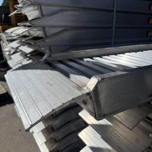 Najazdy aluminiowe 3,5m do 3,3t z rantami bocznymi (115x35)